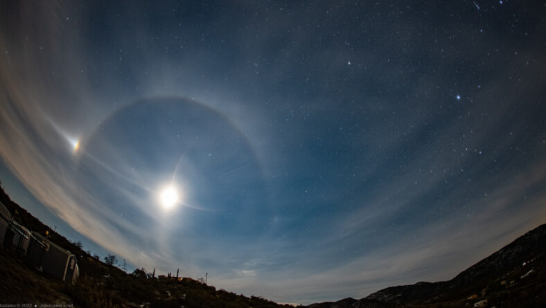 Tormentas de invierno versus cometa | Fotografía nocturna